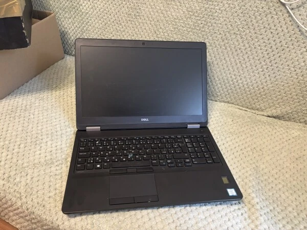 Tiek pārdots portatīvais dators Dell Latitude e5570 detaļam vai atjaunosanai